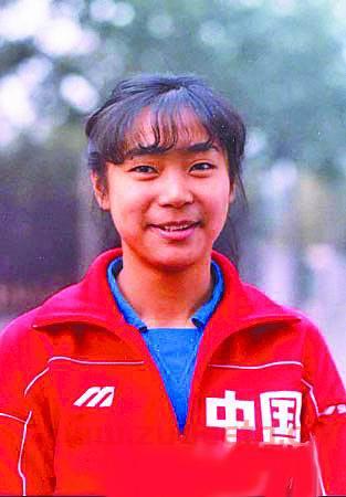 中国女排队员梁艳近况（中国女排粱艳）