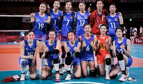 中国女排海报迎接八强赛（中国女排海报迎接八强赛图片）